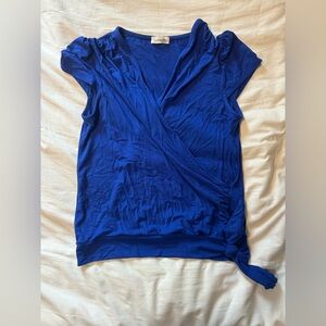 Loveappella wrap top